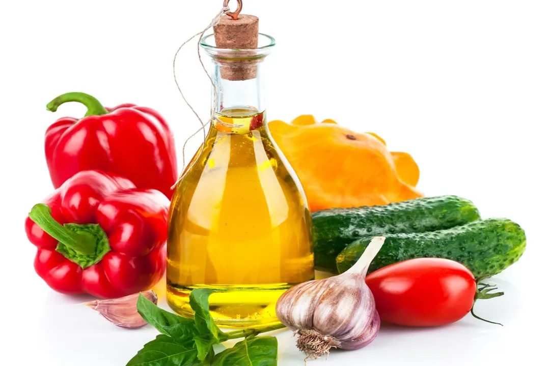 moisturizing cream mainly include Emollients (softeners), such as vegetable oils